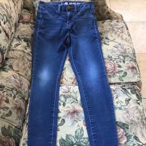 Size 3 high rise jeggings from the brand So